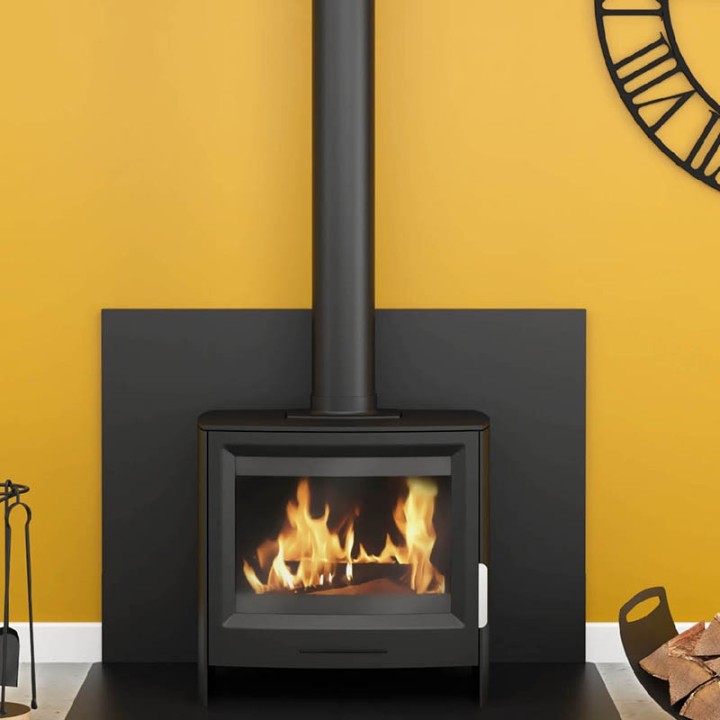 Placa de protección de pared cuadrada negra lisa para estufas de pellets de madera - Capska